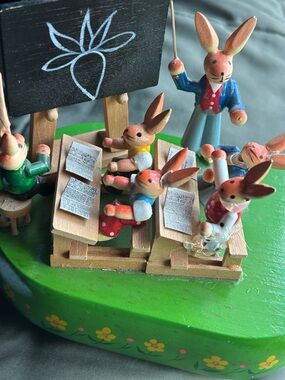 vintage Enesco 1982 school days music box. Works. Bunnies In The School h: 5.5”